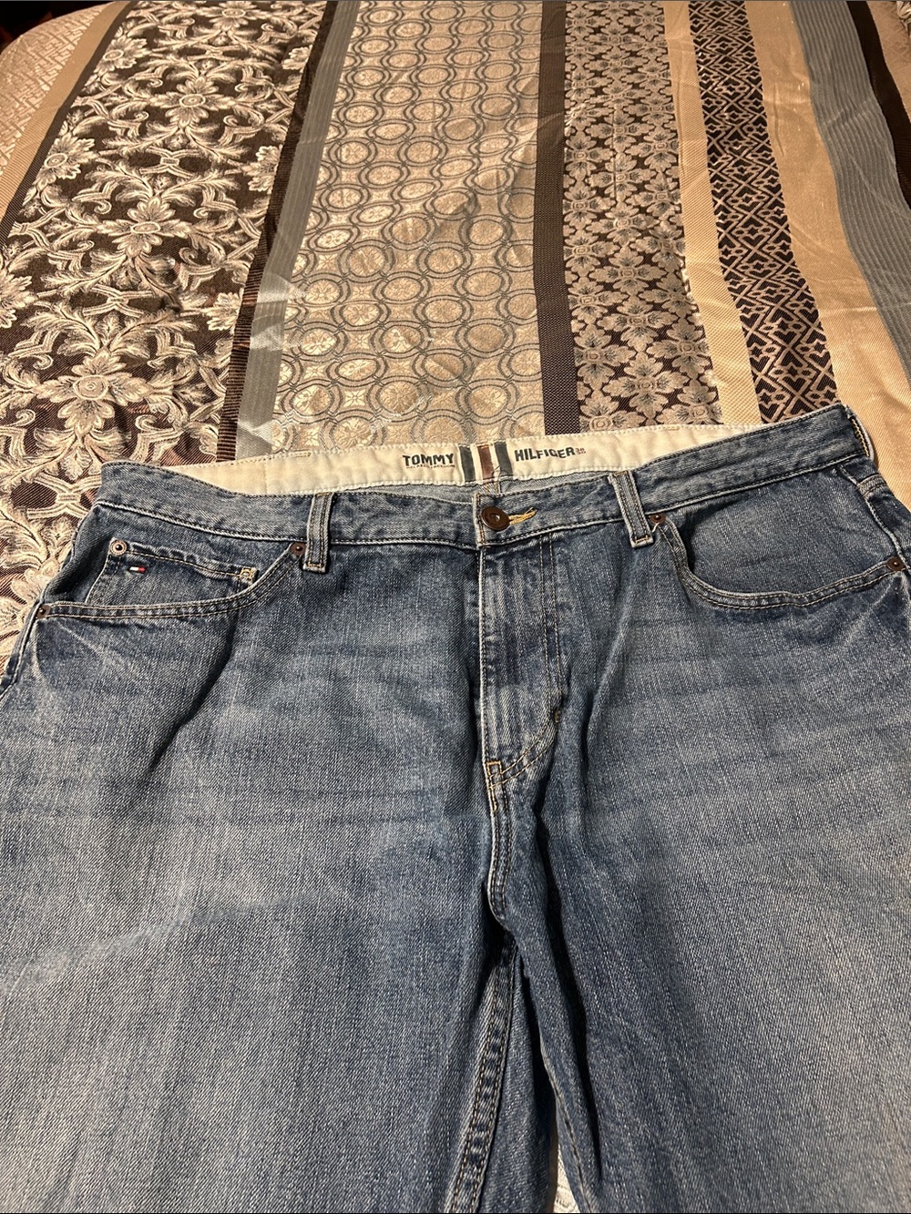 Tommy Hilfiger Men's Medium Blue Relaxed Fit Jeans